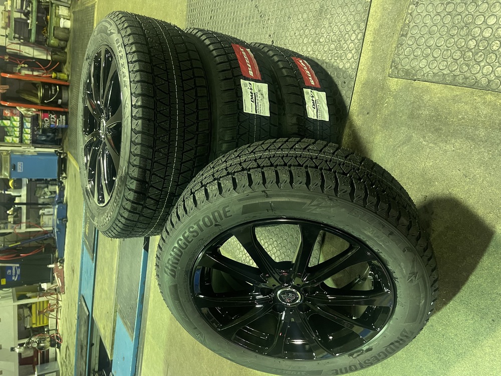 スタッドレスタイヤ ご注文いただいております_2
